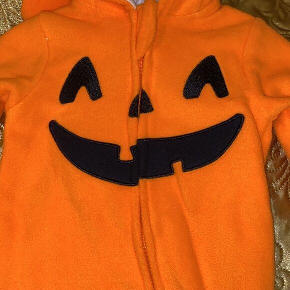 Pumpkin baby jumpsuit  - Picture 2 of 7